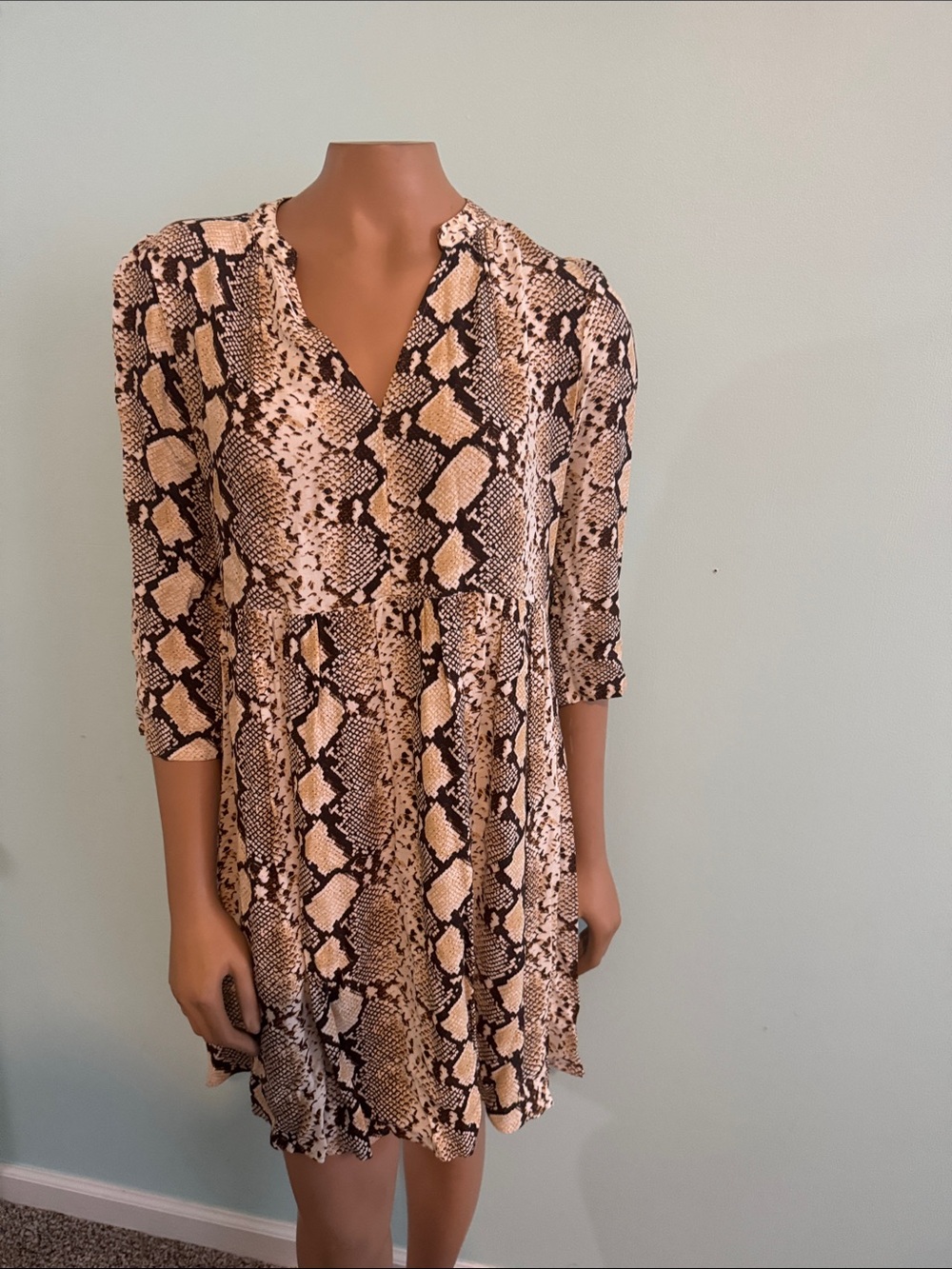 Maeve by Anthropologie  Snake Print 3/4 Sleeve V-Neck Women's dress size S